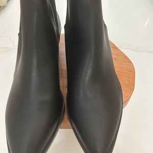 NWOT Black Madden Girl Ankle Boots